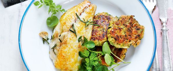 Zucchini- Bohnen- Laibchen mit Goldbrasse & Zitronensalsa