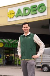Bild 03 und 04: Am 10. April 2025 eröffnete Thomas Alexejew seinen dritten ADEG Markt in Ebensee am Traunsee.