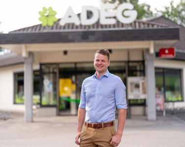 ADEG Sattler_Bild 01: Am 01. Juli 2022 übernahm Paul Sattler die Geschäfte bei ADEG Sattler in Timmersdorf (Gemeinde Traboch, Bezirk Leoben).