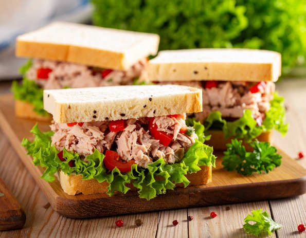 Tramezzini mit Thunfisch - KI-generiert mit Adobe Firefly
