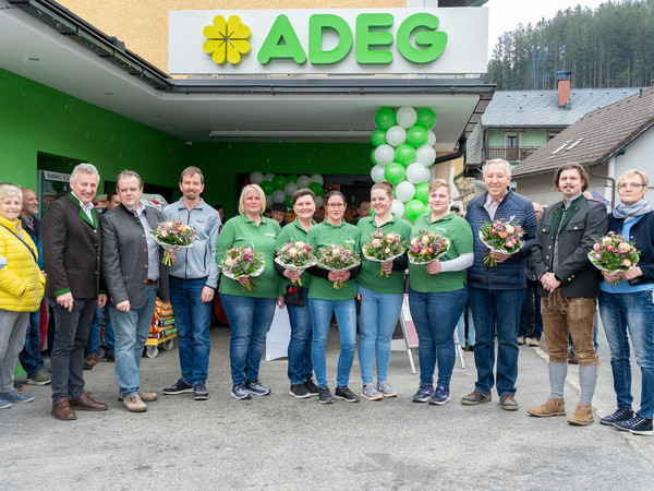 Bild 02: Das Team von ADEG Grabner sichert die lokale Nahversorgung in Gasen.