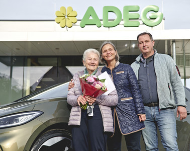 Gewinnerin Adelheid Hochfilzer und ihre Kinder Eva Jeitler und Josef Hochfilzer.