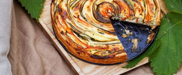 Blumen-Tarte mit Brennesseln