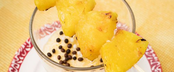 Gegrillte Ananas in Honig mit dreierlei Schokomousse