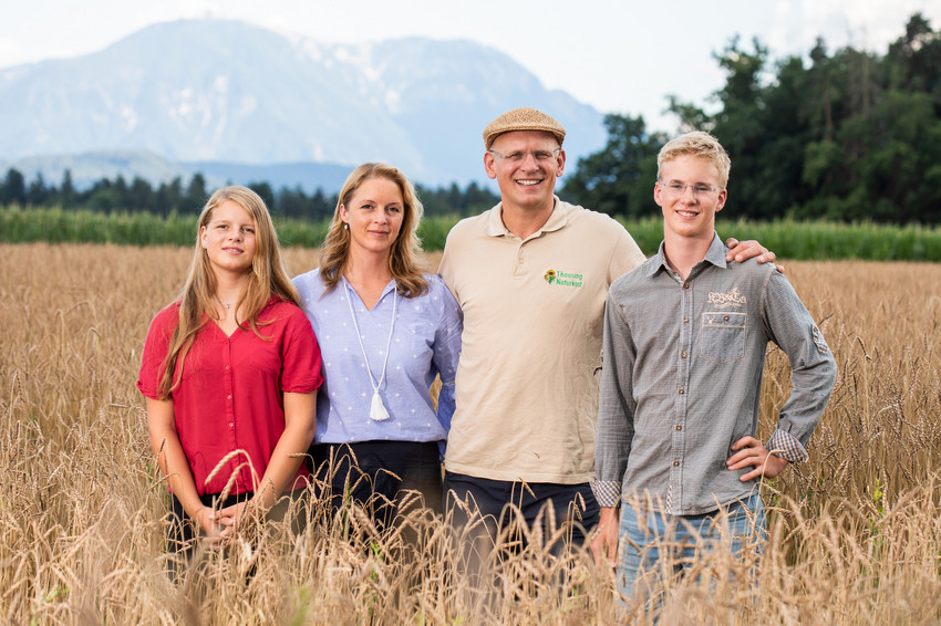Tochter, Mutter, Vater und Sohn Thausing. Tochter, Mutter, Vater und Sohn Thausing.