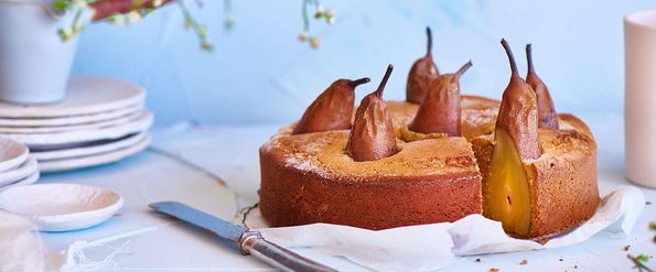 Dinkelkuchen mit versenkten Birnen